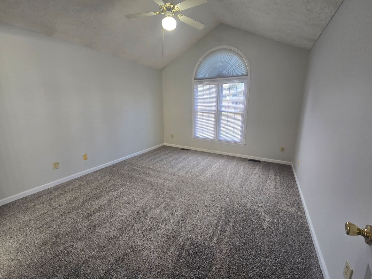 Fayetteville House: 647 Daharan Dr