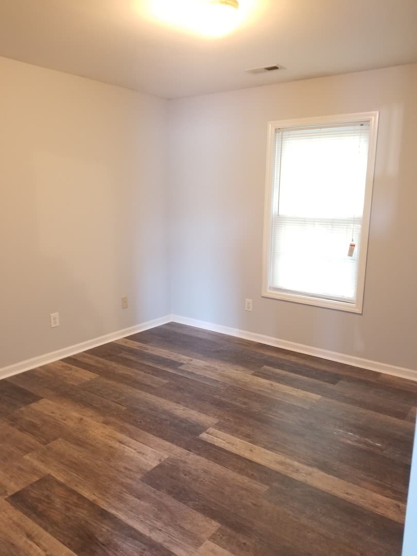 Benson House: 15 Coats Cir