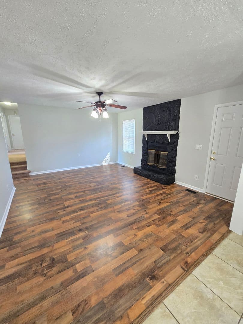 Fayetteville House: 1105 Quailwood Dr