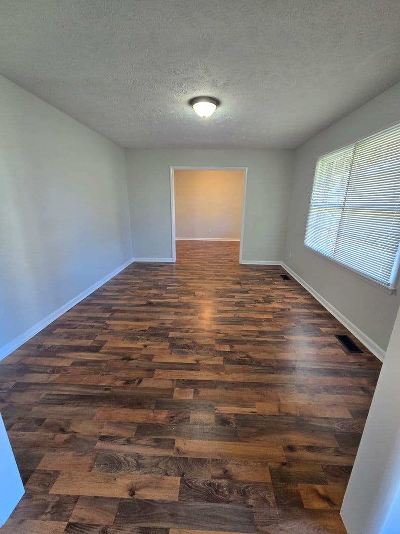 Fayetteville House: 1105 Quailwood Dr