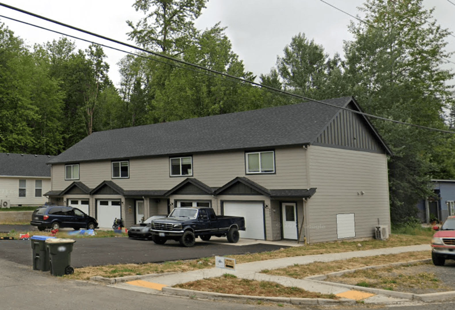 Winlock Apartment: 804 SE First Street