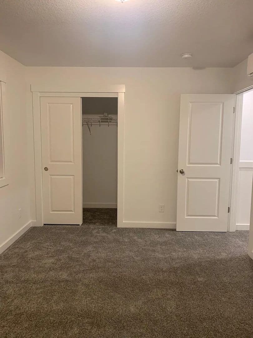 Winlock Apartment: 804 SE First Street