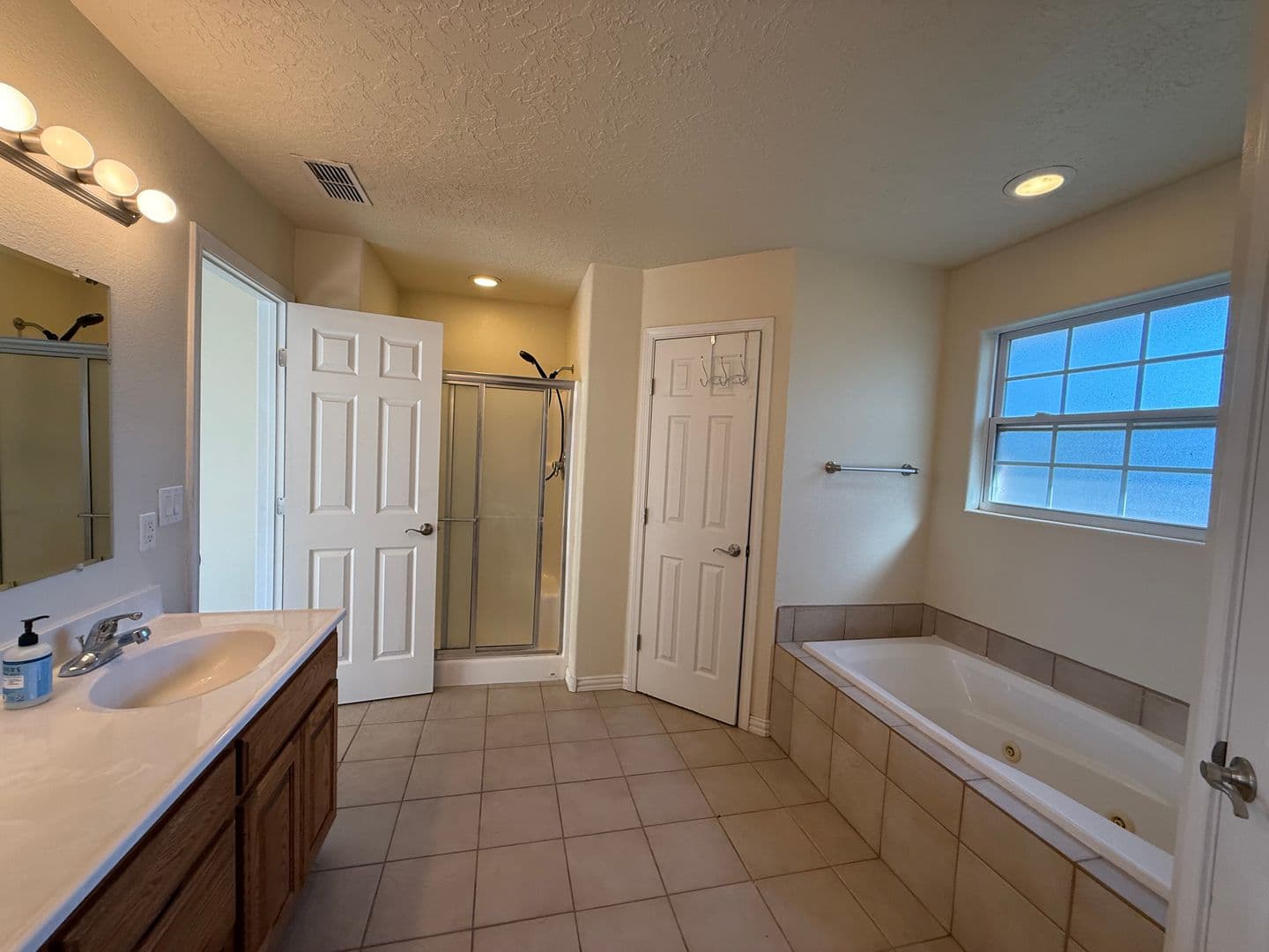 Clovis House: 4633 Sandstone