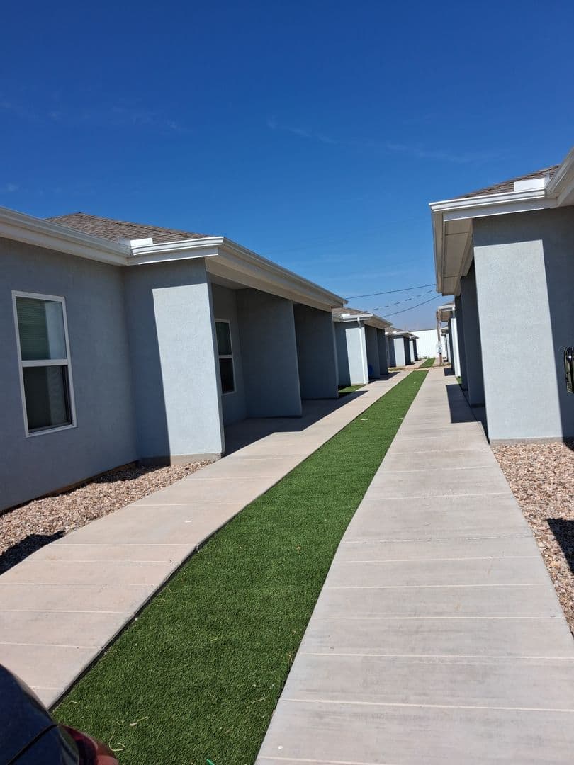Portales Apartment: 322 N Ave B
