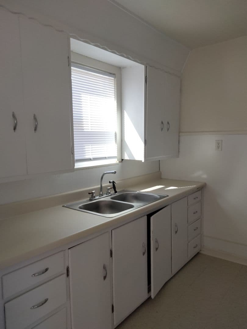 Portales House: 111 N Boulder