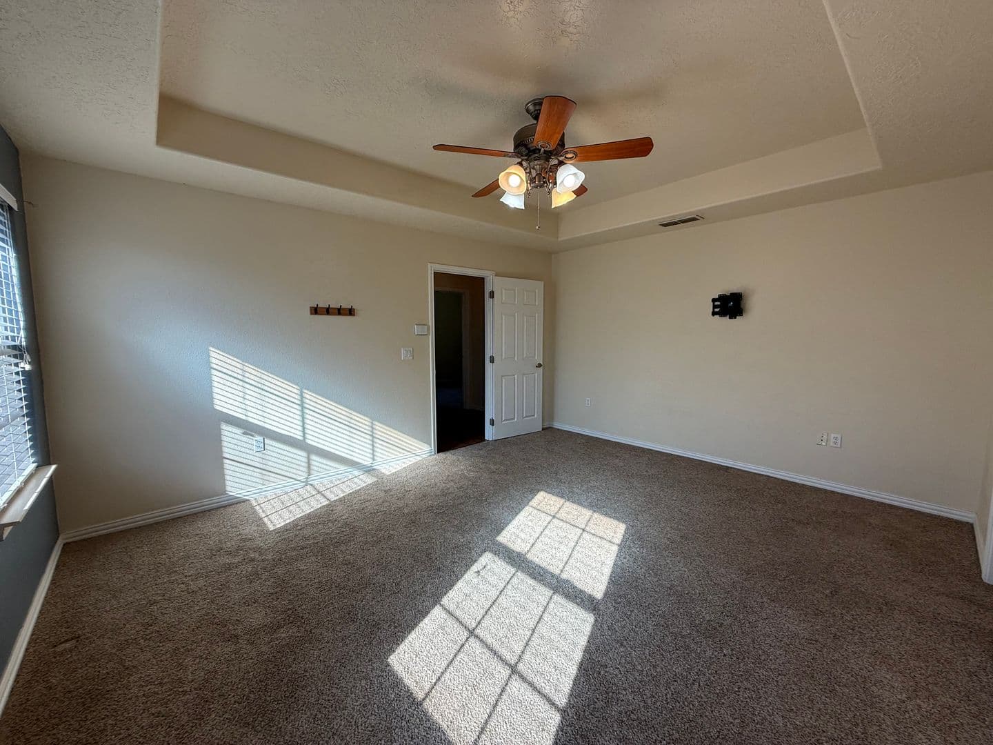 Clovis House: 4633 Sandstone