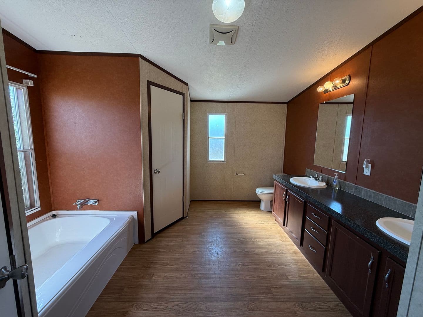 Melrose House: 202 N 1st St