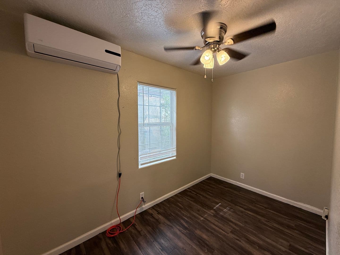 Clovis House: 1220 N Lea