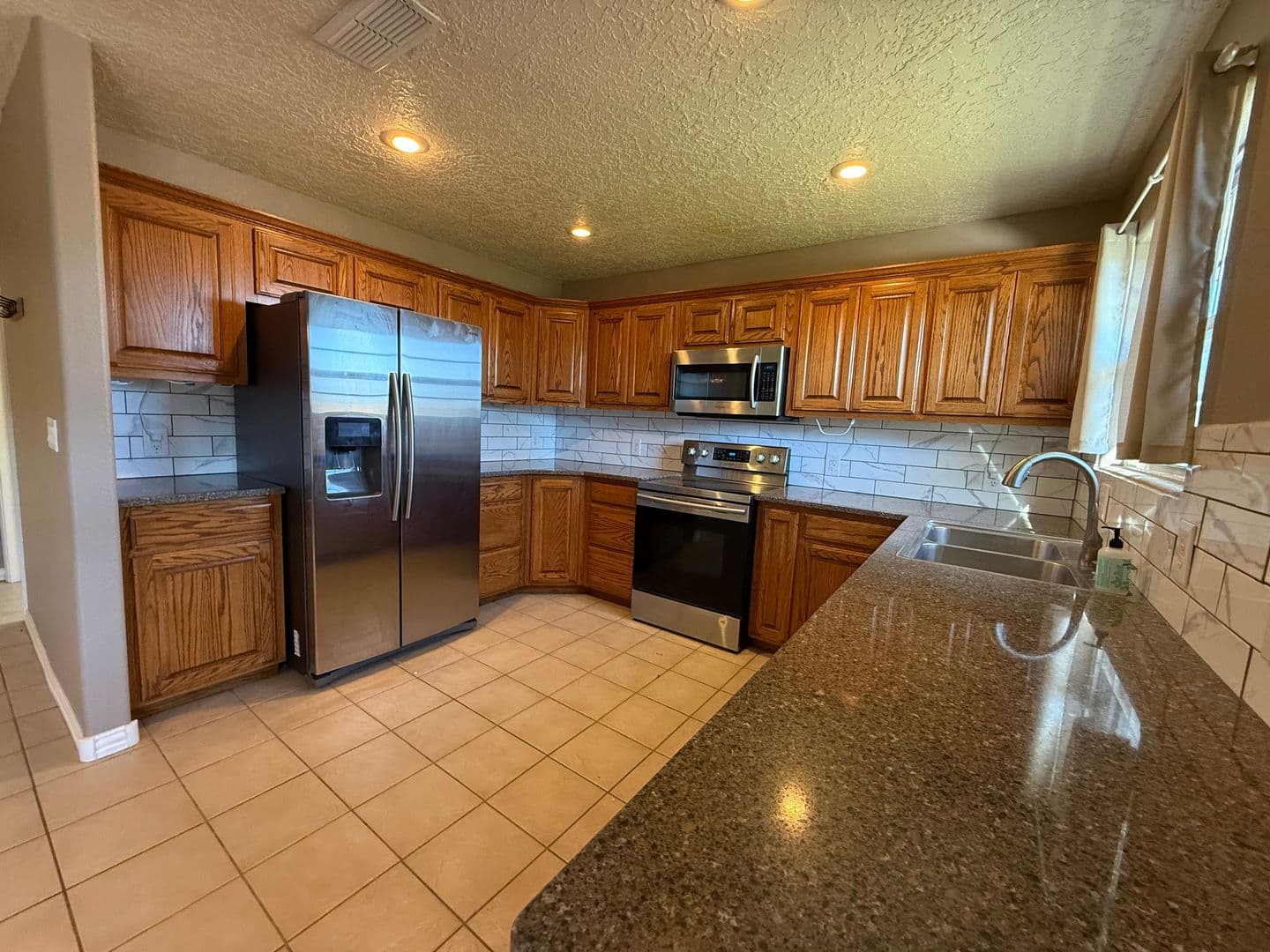Clovis House: 4633 Sandstone