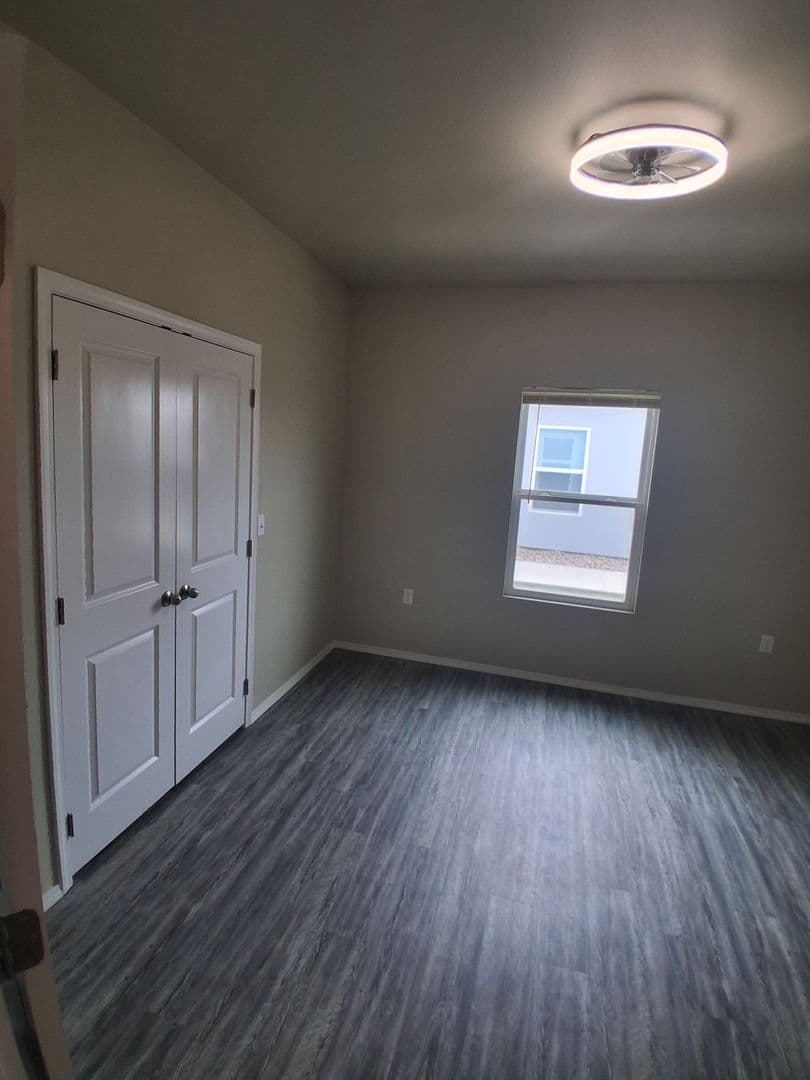 Portales Apartment: 322 N Ave B