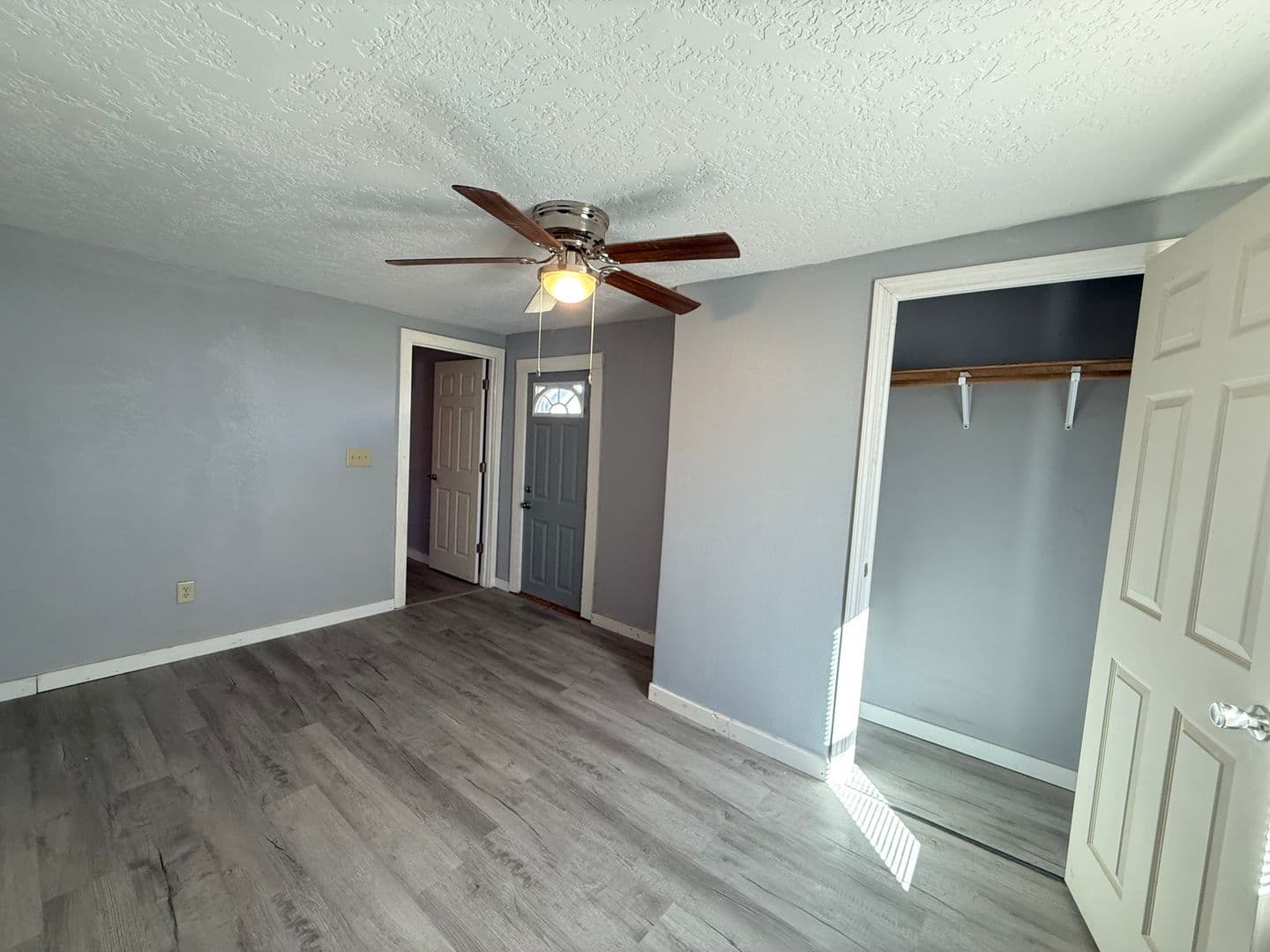 Clovis Apartment: 1012 Thornton St