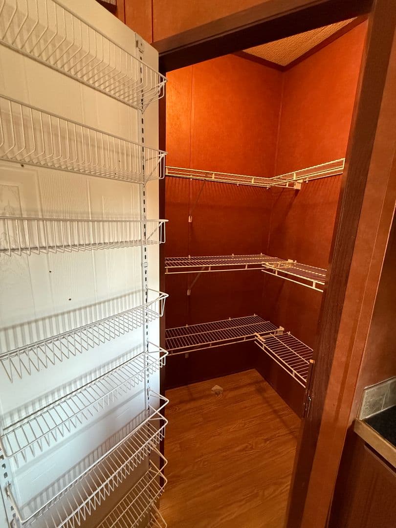 Melrose House: 202 N 1st St