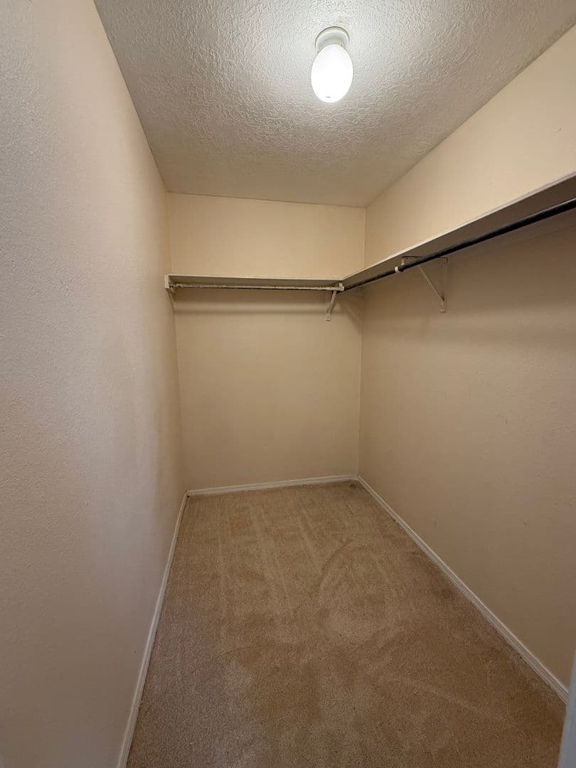 Clovis Apartment: 1500 Echols