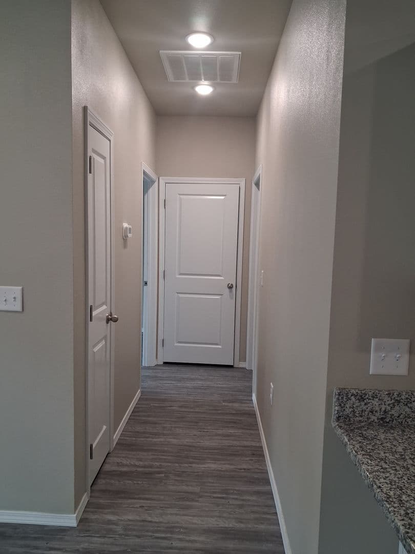 Portales Apartment: 322 N Ave B