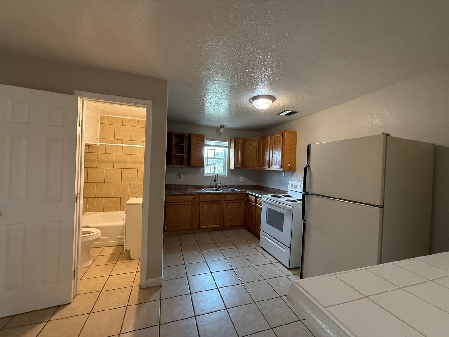 Clovis House: 1220 N Lea