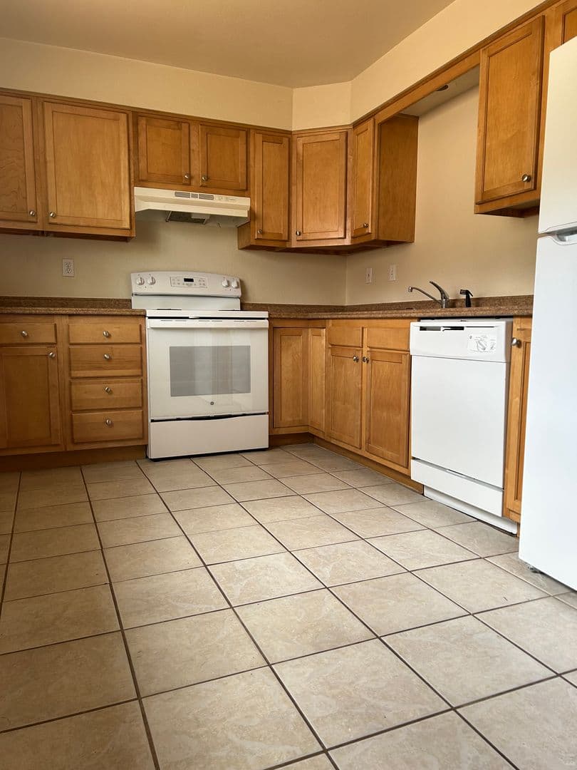 Woodland Park Apartment: 407 Mountain View Place