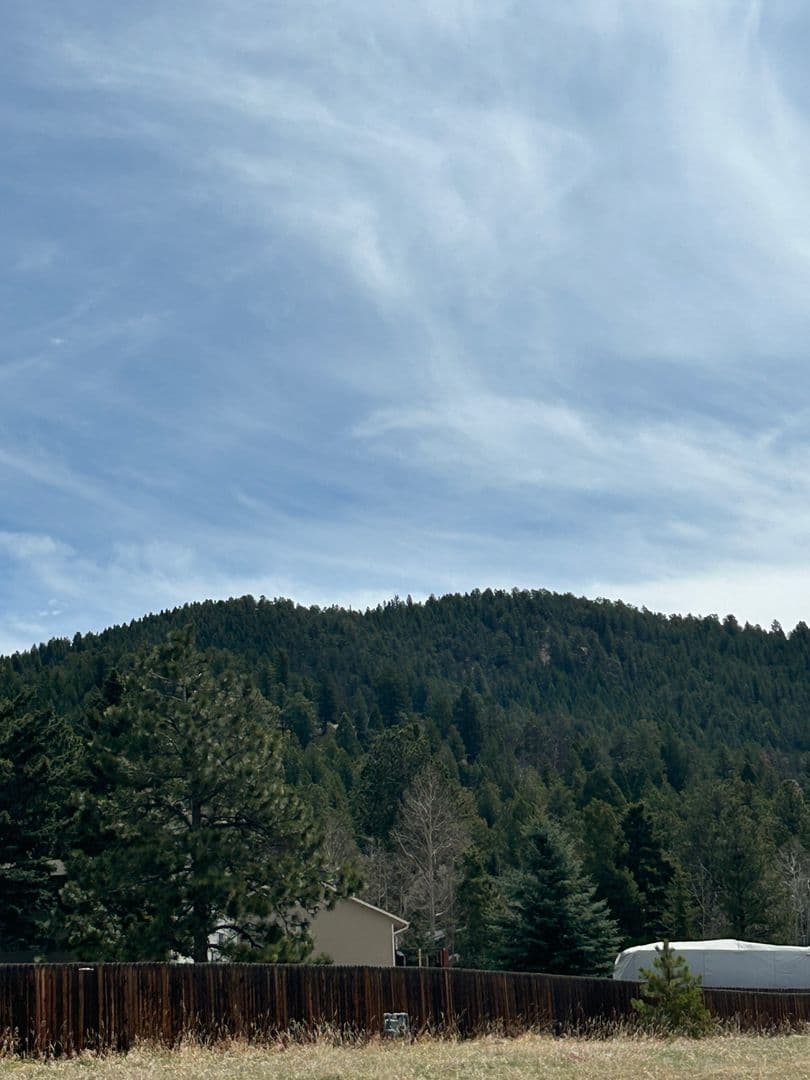Woodland Park Apartment: 407 Mountain View Place