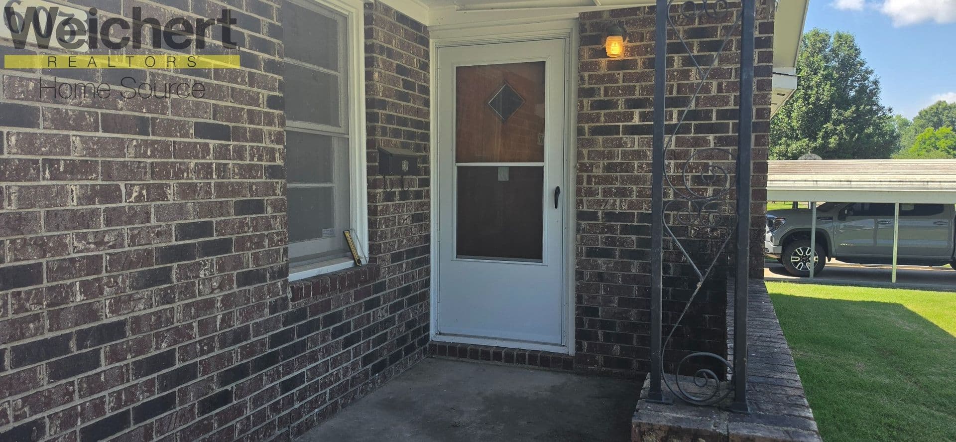 Paragould House: 603 S 11th St