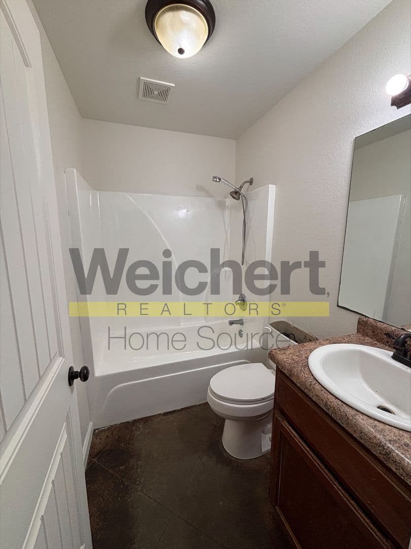 Paragould Apartment: 612 North 5th Street
