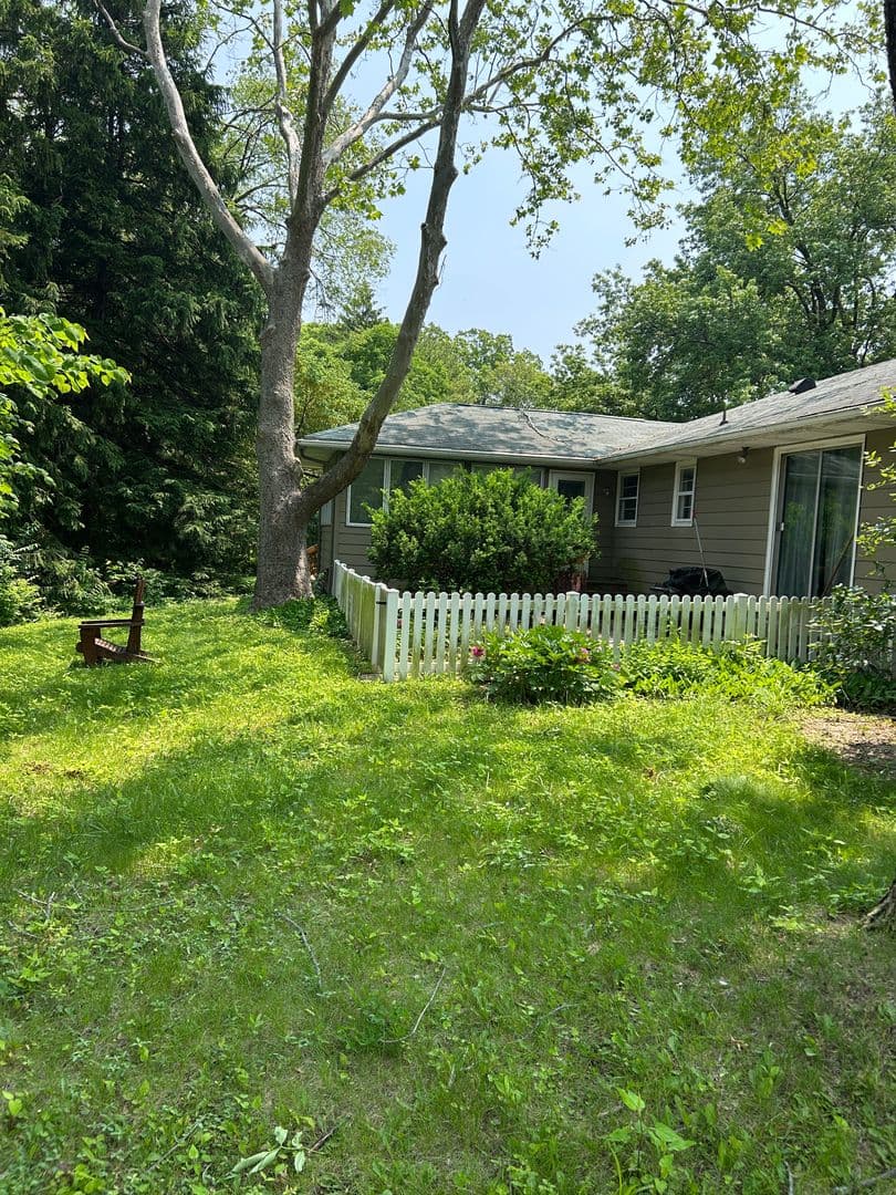 West Lafayette House: 208 Lindberg Rd
