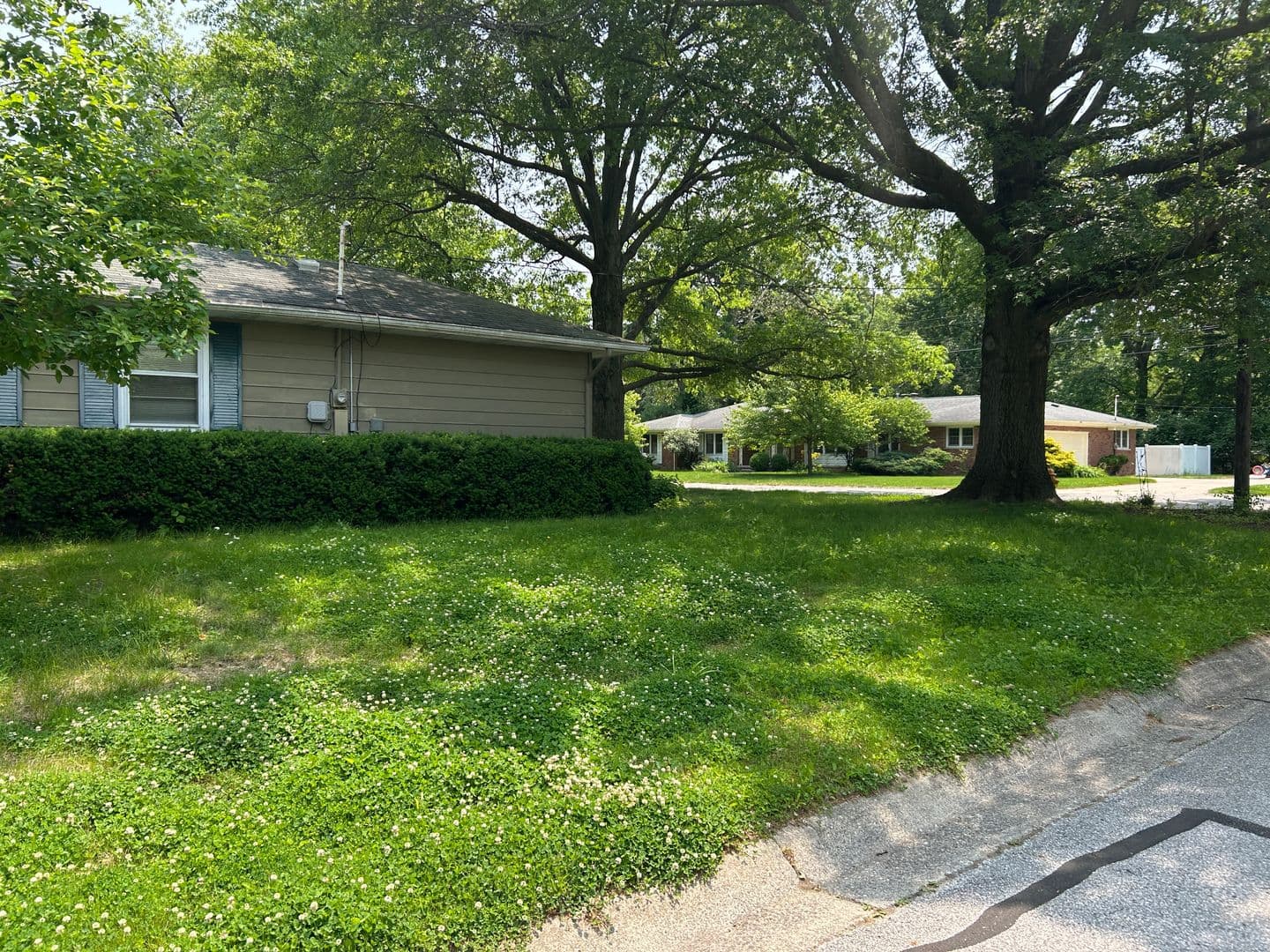 West Lafayette House: 208 Lindberg Rd