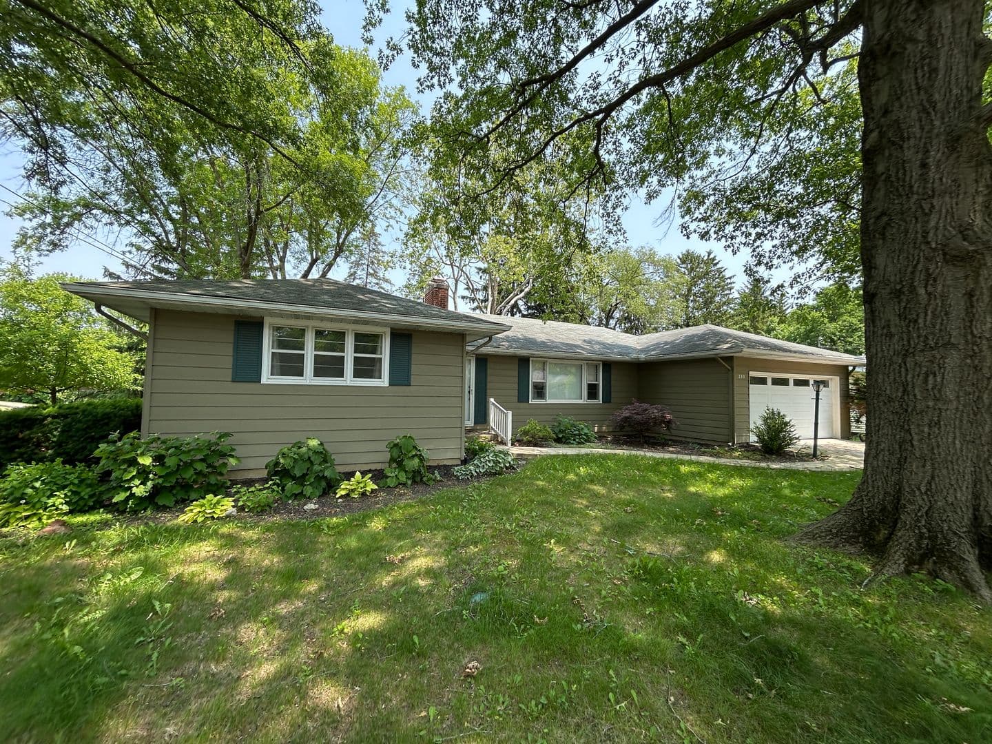 West Lafayette House: 208 Lindberg Rd