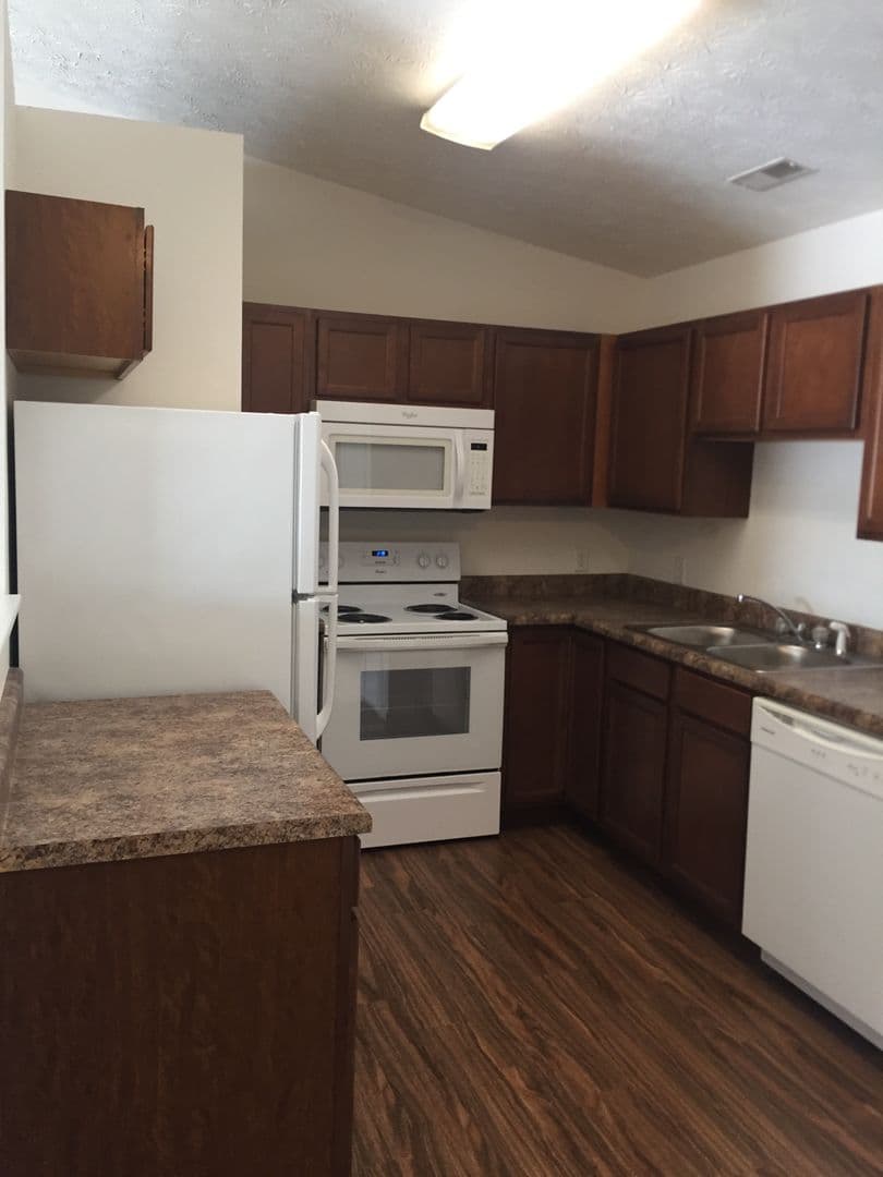 Lafayette Apartment: 404 Brunswick Dr