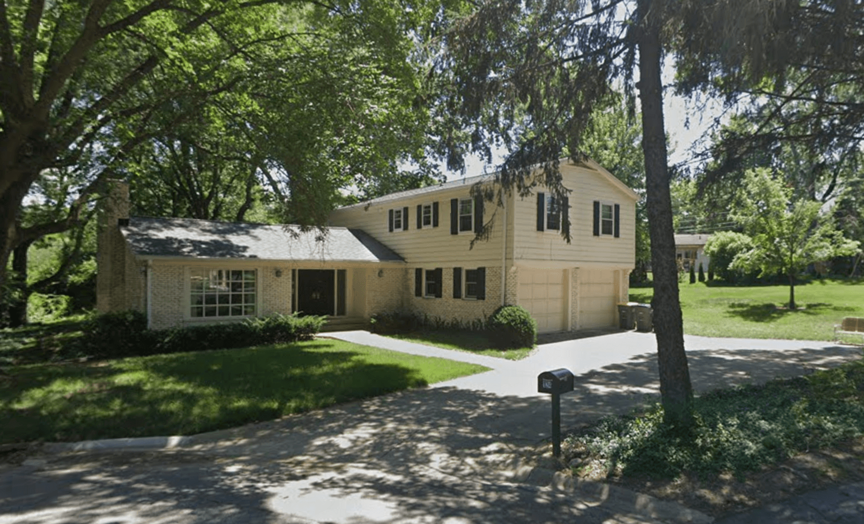 West Lafayette House: 124 Mohican Place