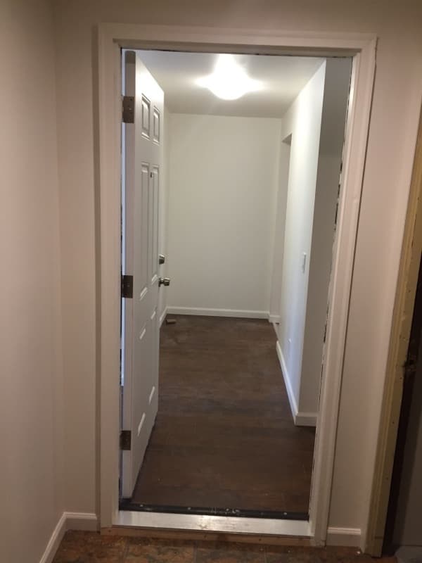 Seattle Apartment: 5205 39th AVE S