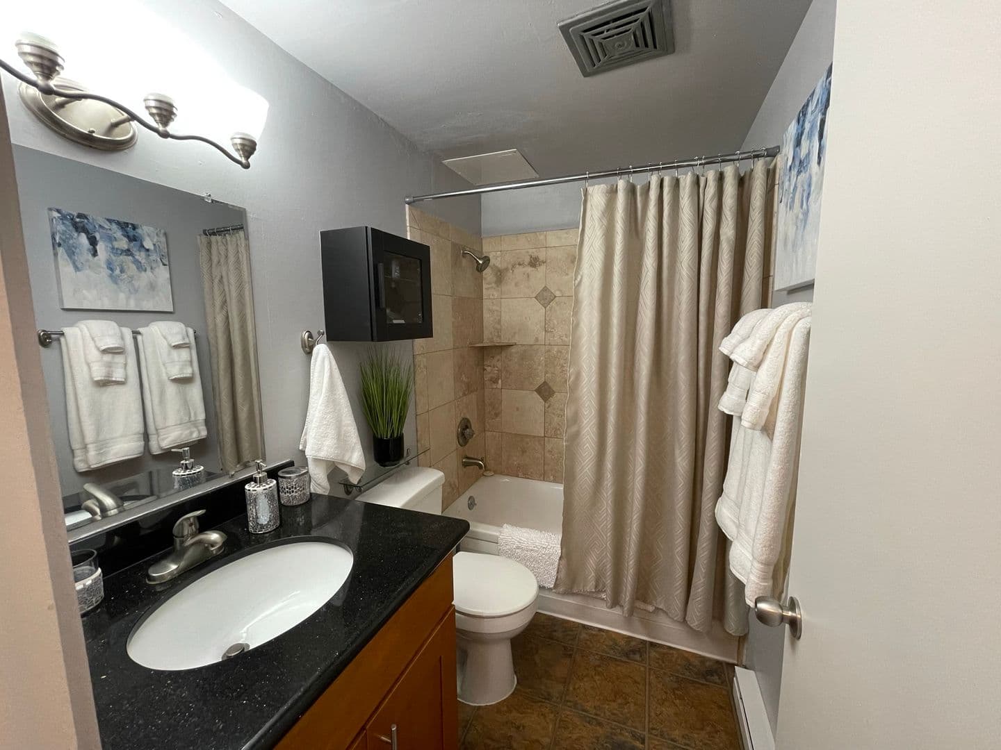 Seattle Apartment: 5205 39th AVE S