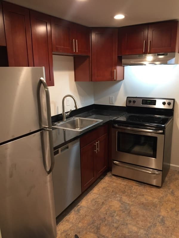 Seattle Apartment: 5205 39th AVE S