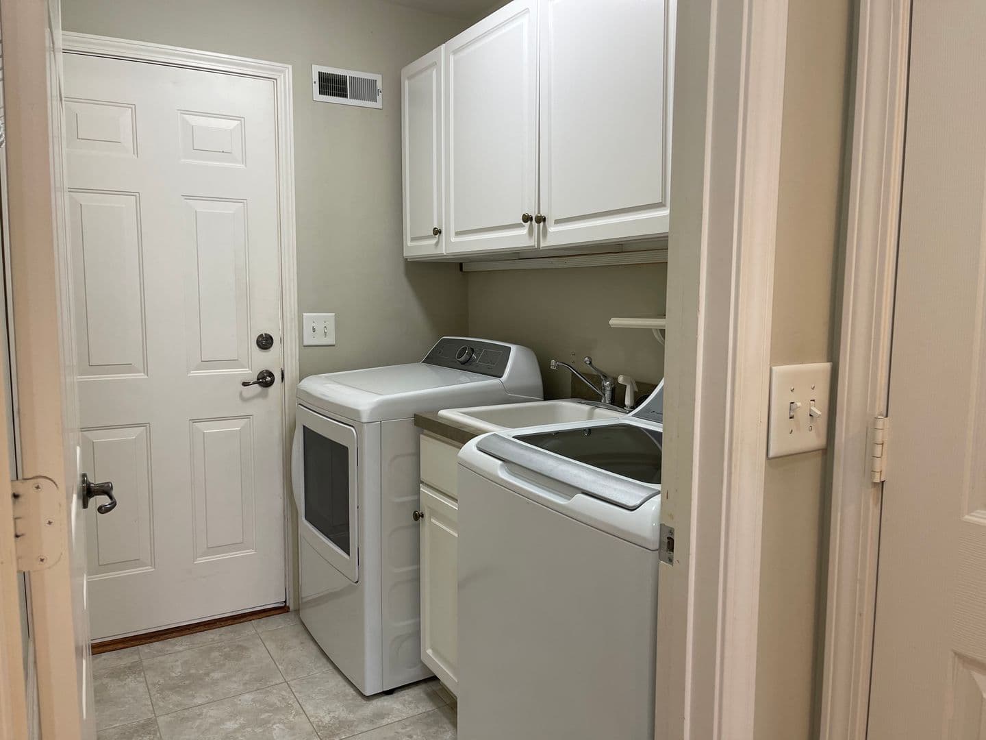 Hermitage Townhome: 215 Stoners Glen Court