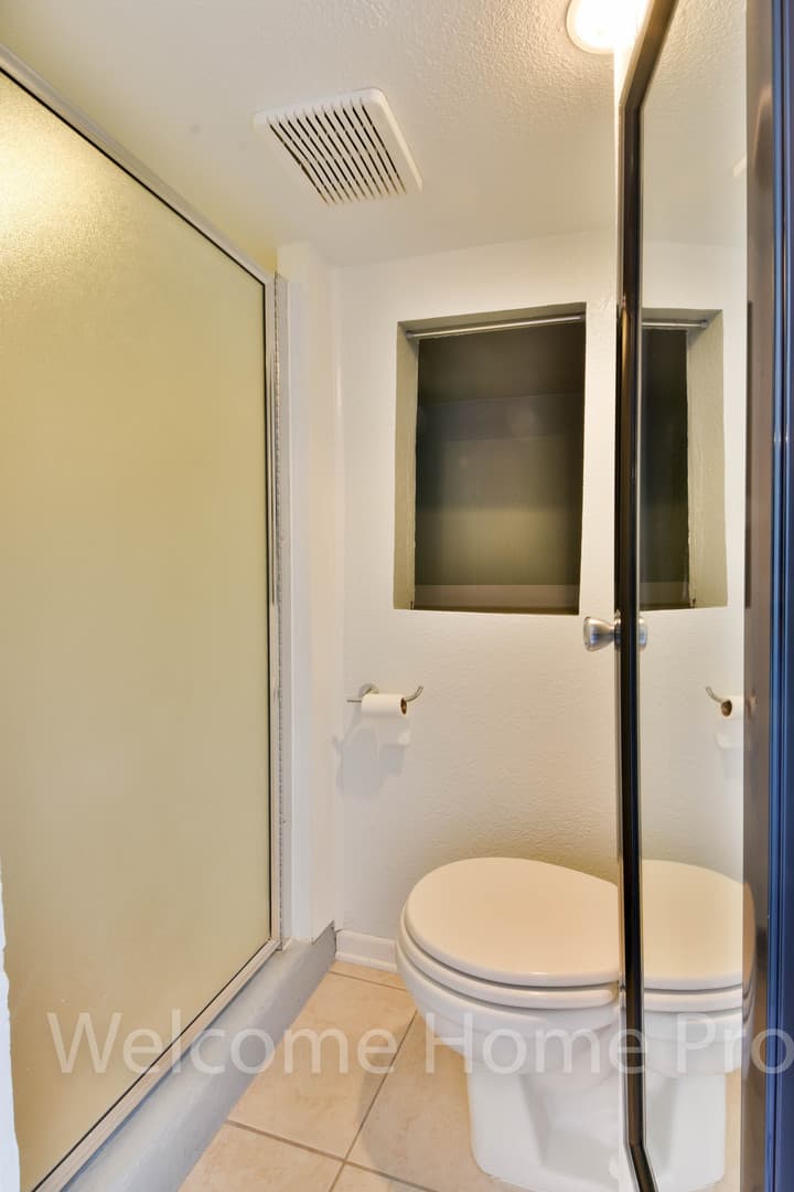 College Place Apartment: 316 SE 4th St