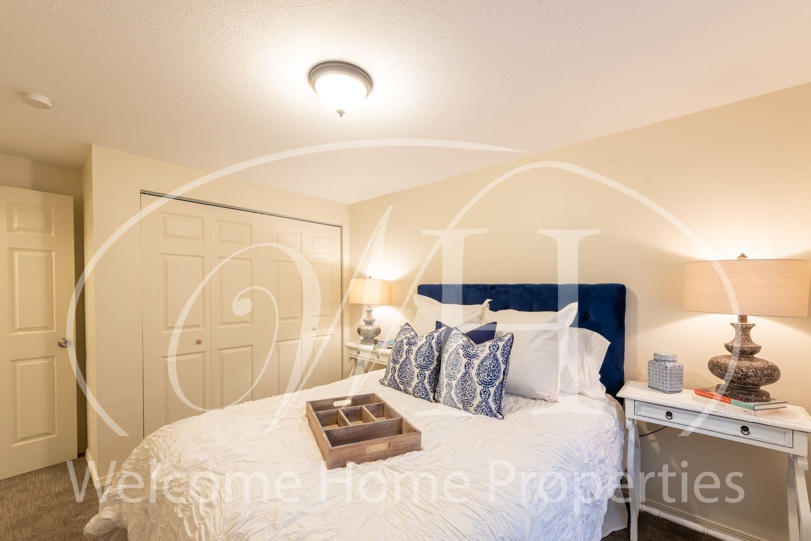 College Place Apartment: 211-347 SE 3rd St