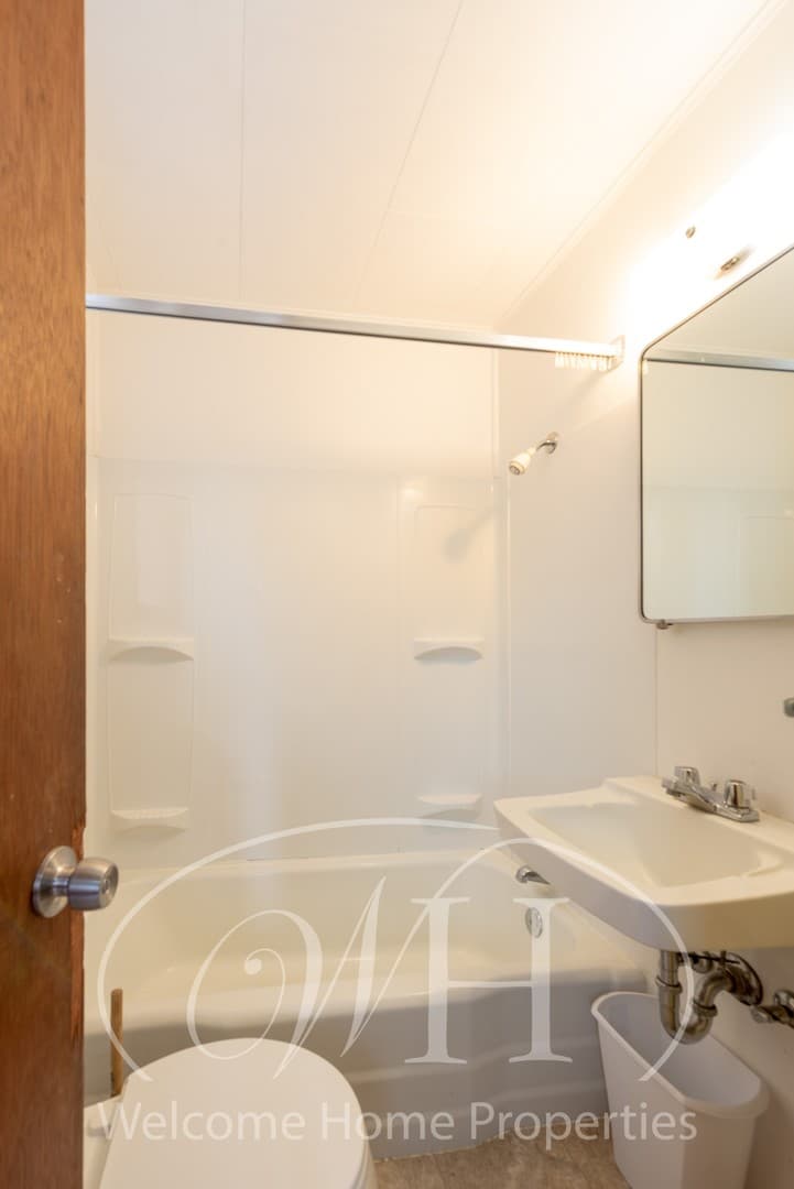 Walla Walla Apartment: 532 N 6th Ave
