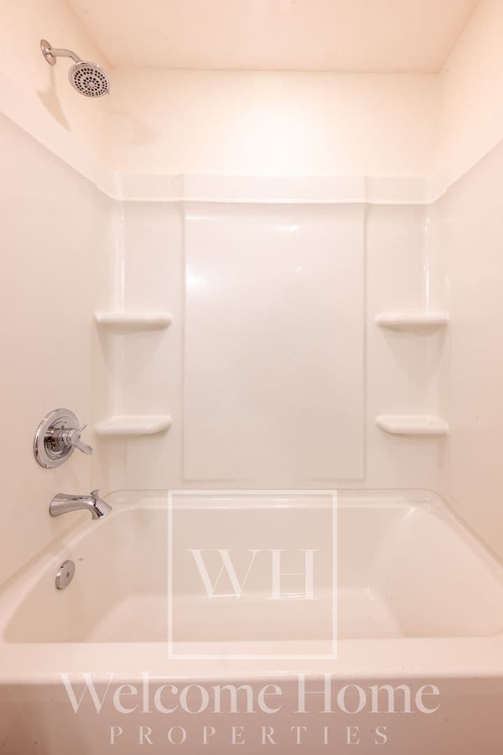 College Place Apartment: 1200 SE Broadway Ave