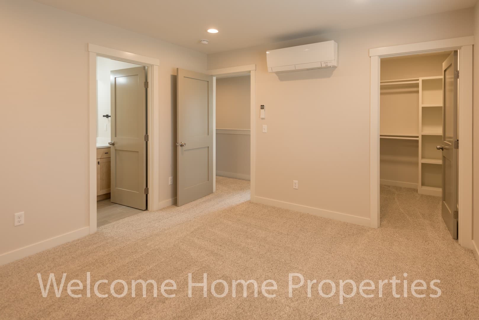 College Place Apartment: 2 NE Hadley Way