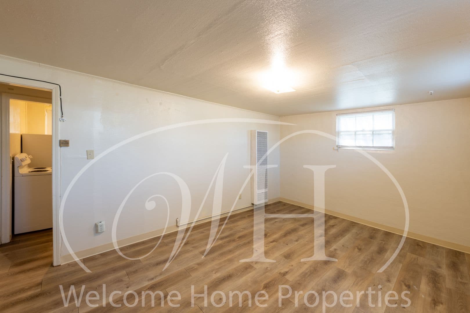 College Place Apartment: 228 SE 6th St