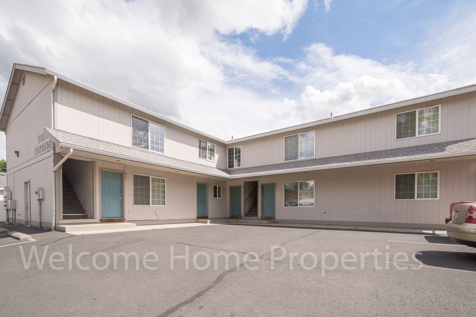 College Place Apartment: 420 SE 6th Street