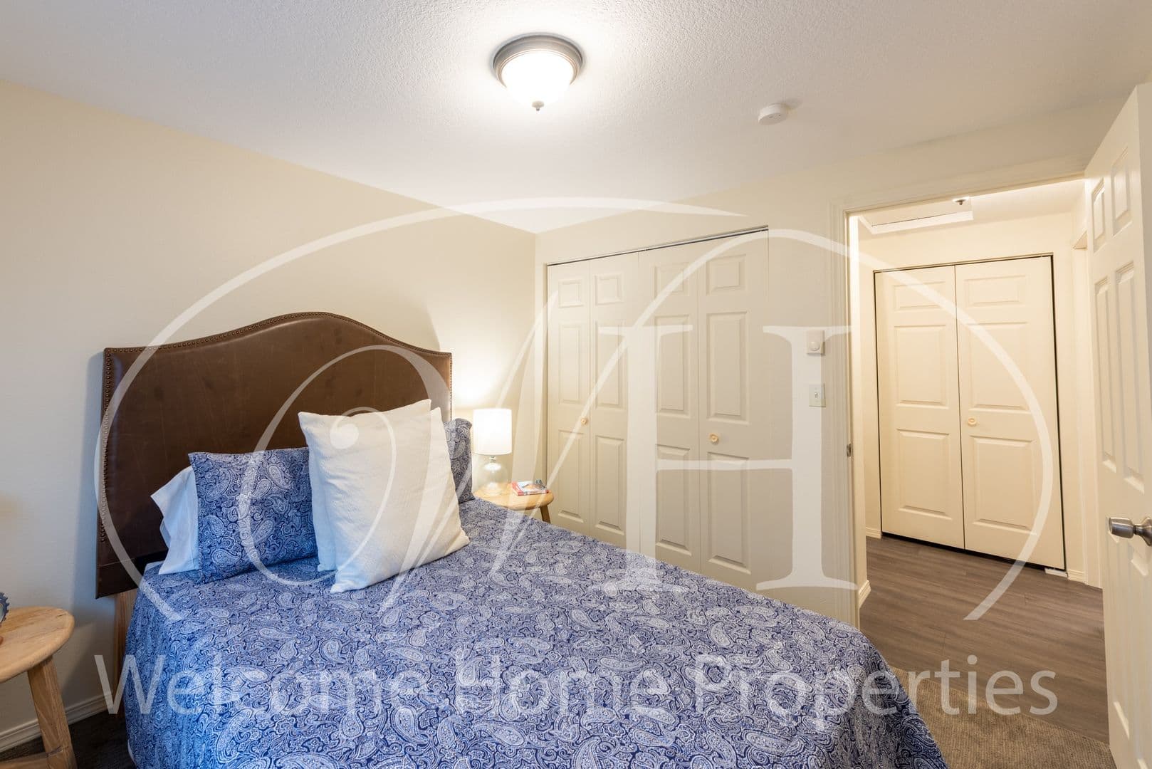 College Place Apartment: 211-347 SE 3rd St