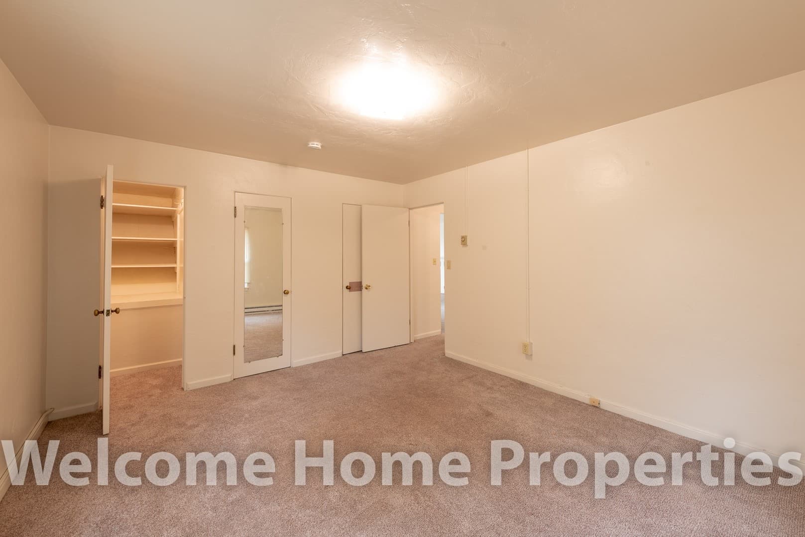 College Place Apartment: 36 NE Ash Ave