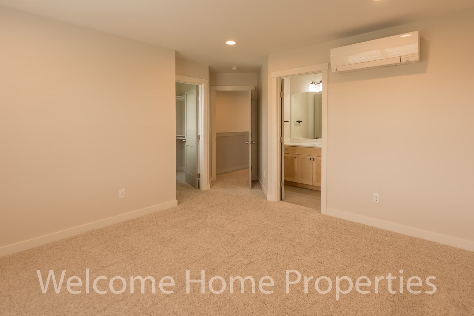 College Place Apartment: 2 NE Hadley Way