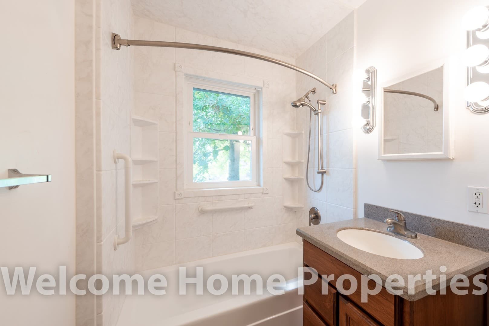 College Place House: 109 SW 5th St