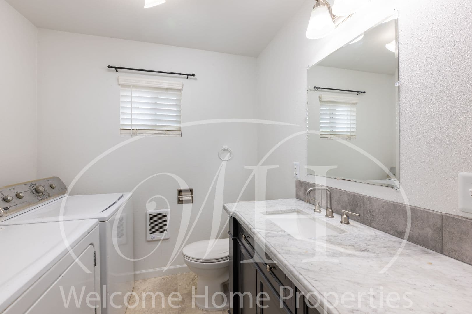 College Place Apartment: 116 SW 6th St