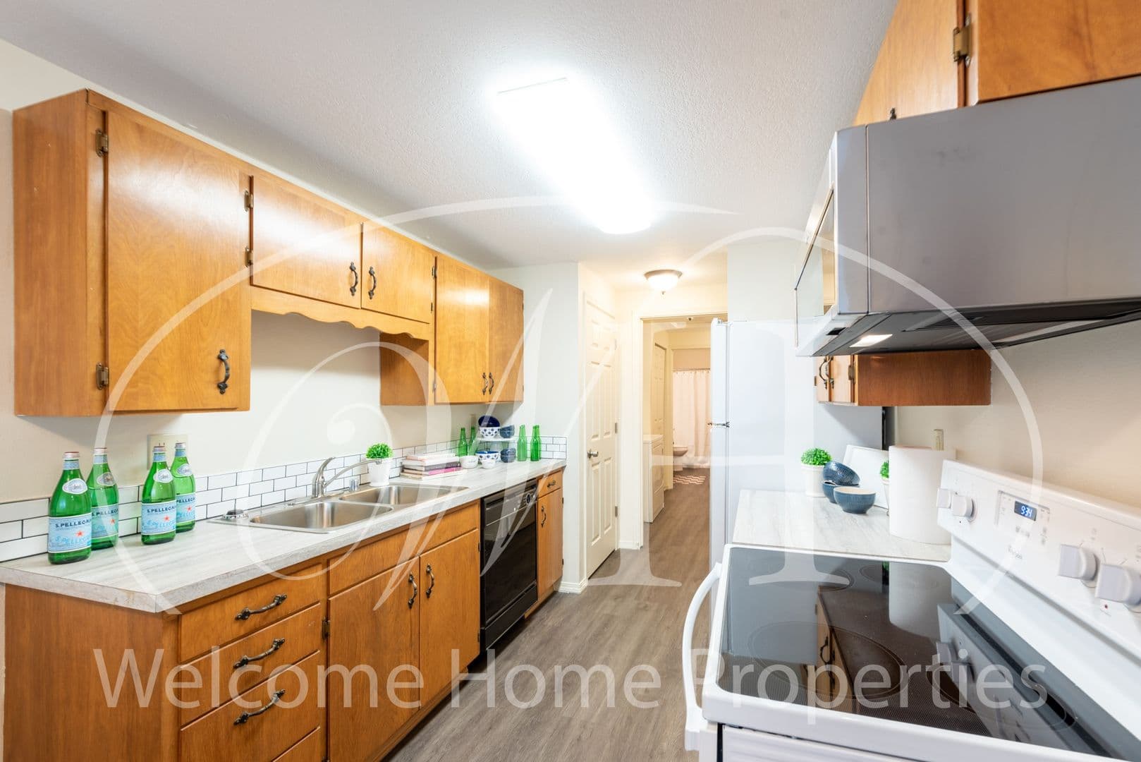 College Place Apartment: 211-347 SE 3rd St