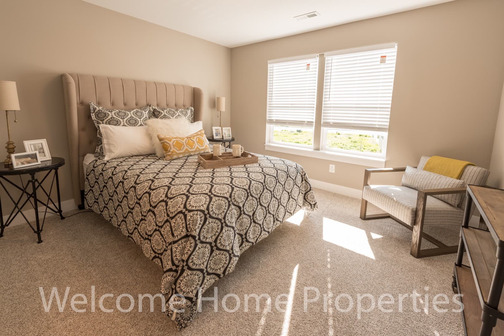 College Place Apartment: 2 NE Hadley Way
