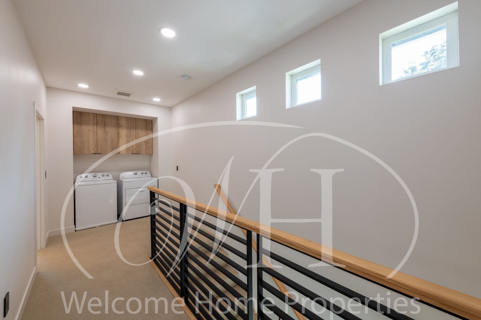 College Place Apartment: 284 NE Maple Ave