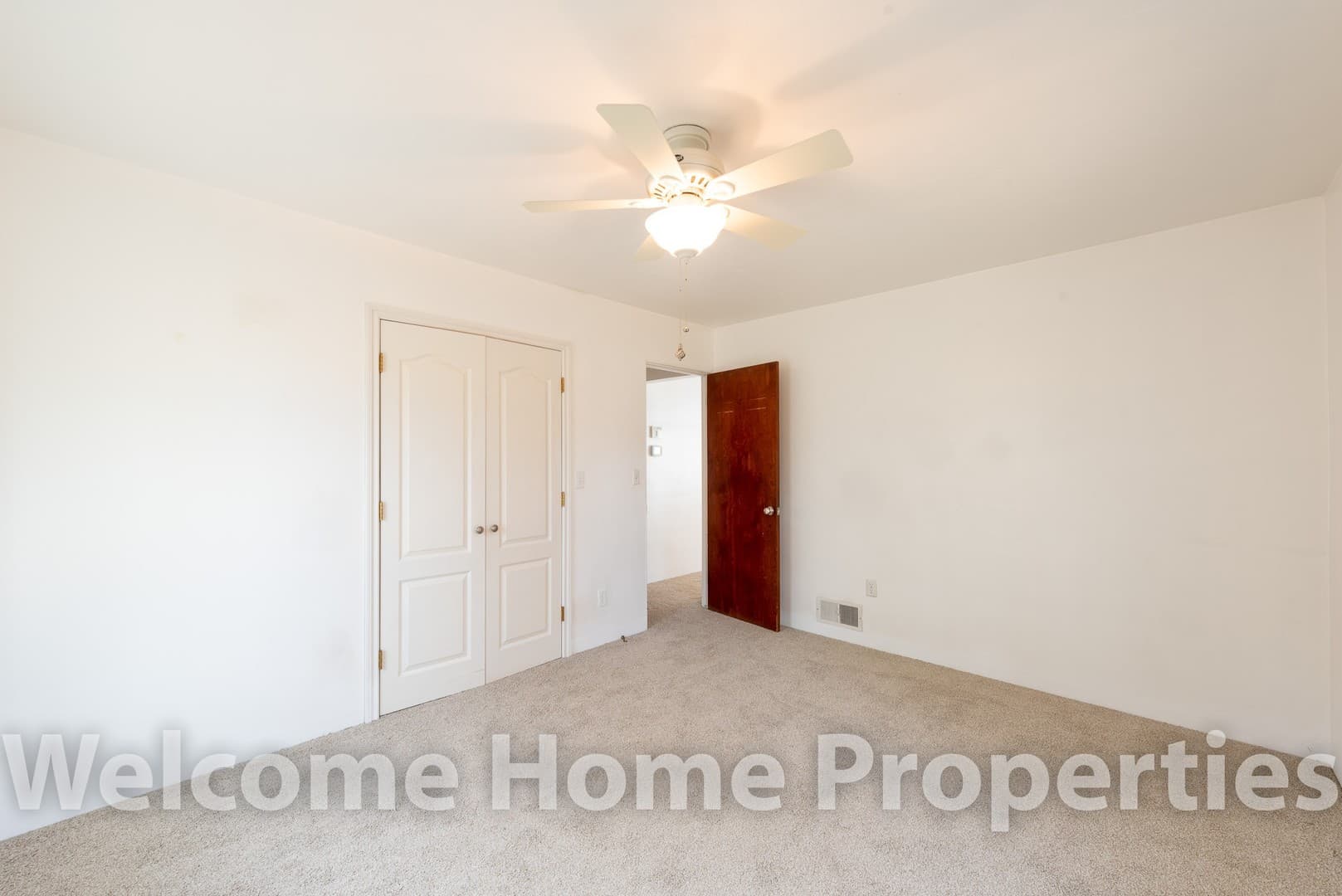 College Place House: 109 SW 5th St