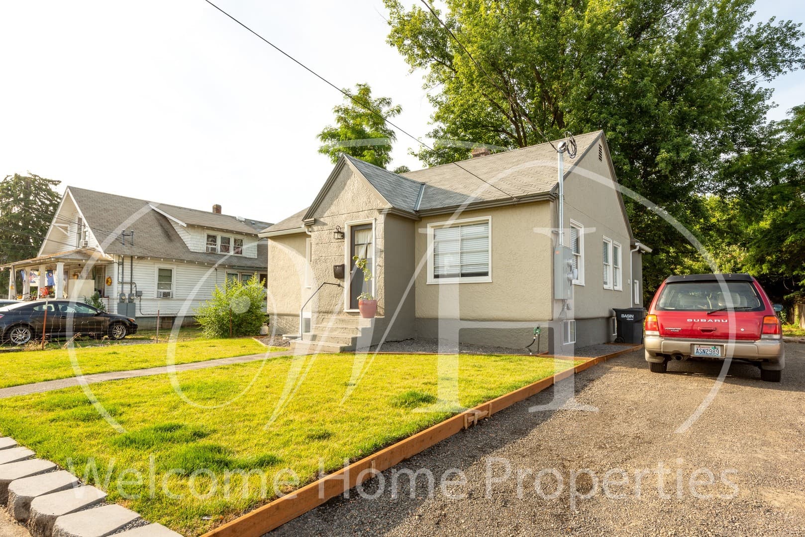 College Place Apartment: 318 SE 6th St
