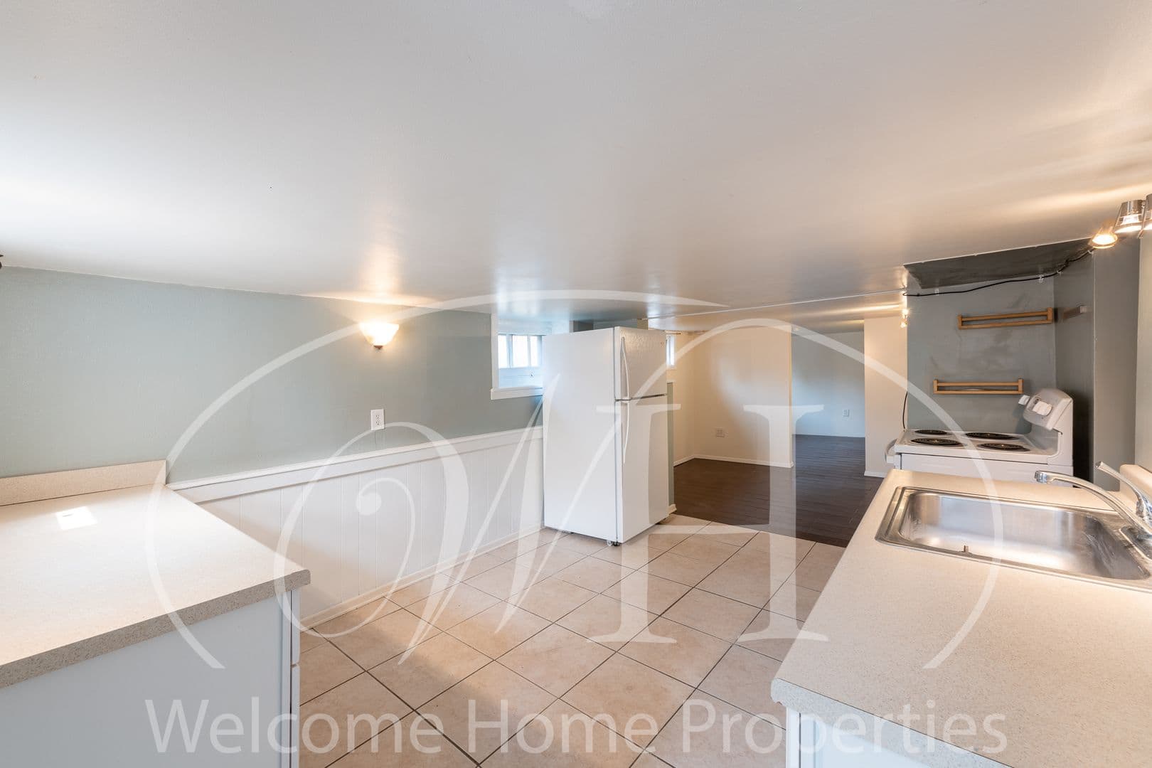 College Place Apartment: 316 SE 4th St